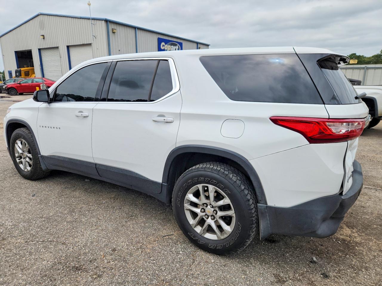 2018 CHEVROLET TRAVERSE LS — снимка 2
