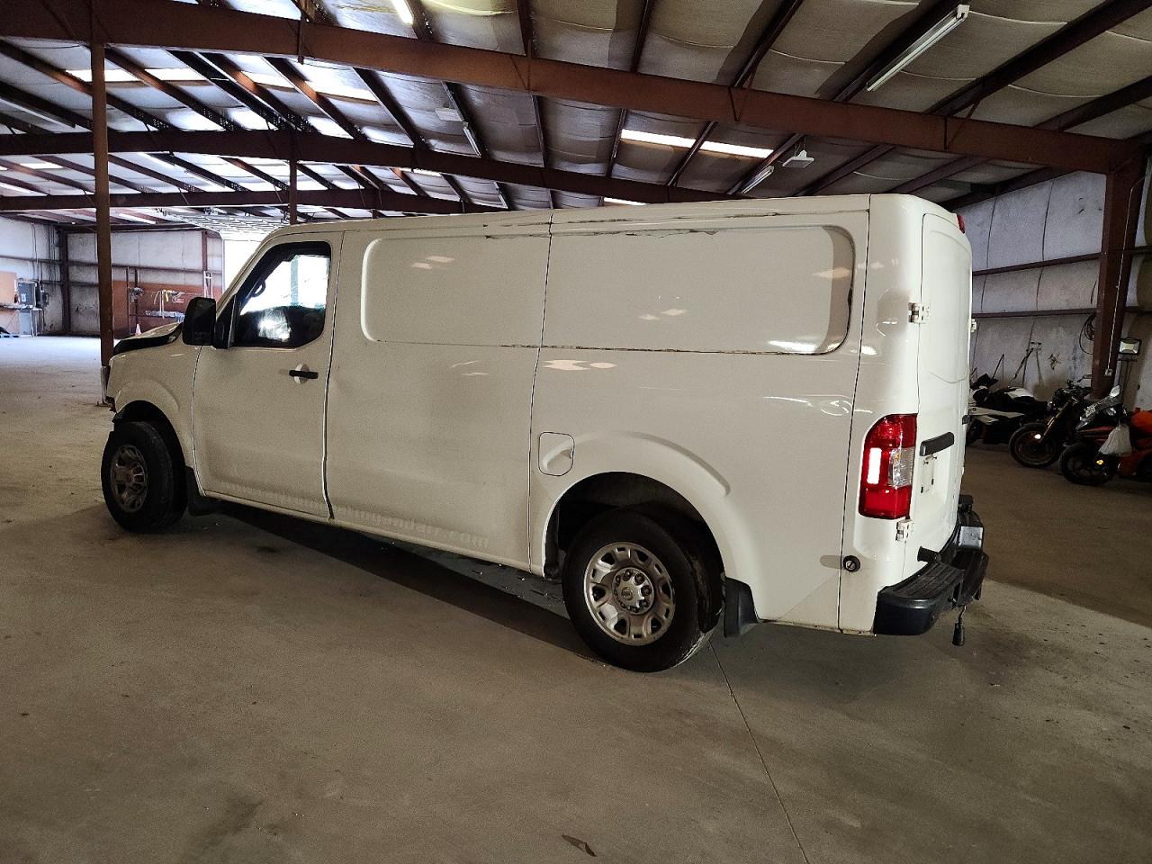 2017 NISSAN NV 1500 S — снимка 2