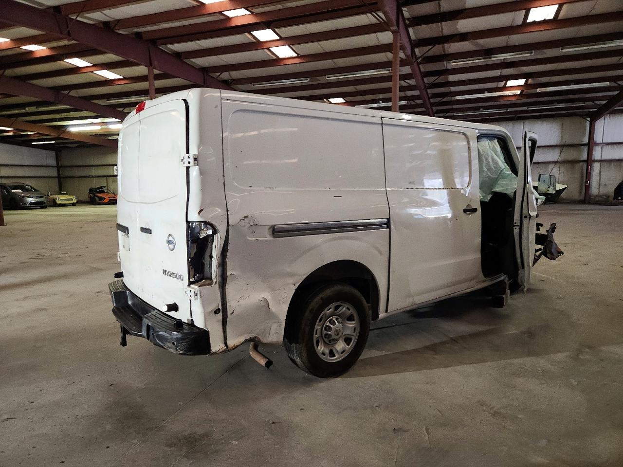2017 NISSAN NV 1500 S — снимка 3