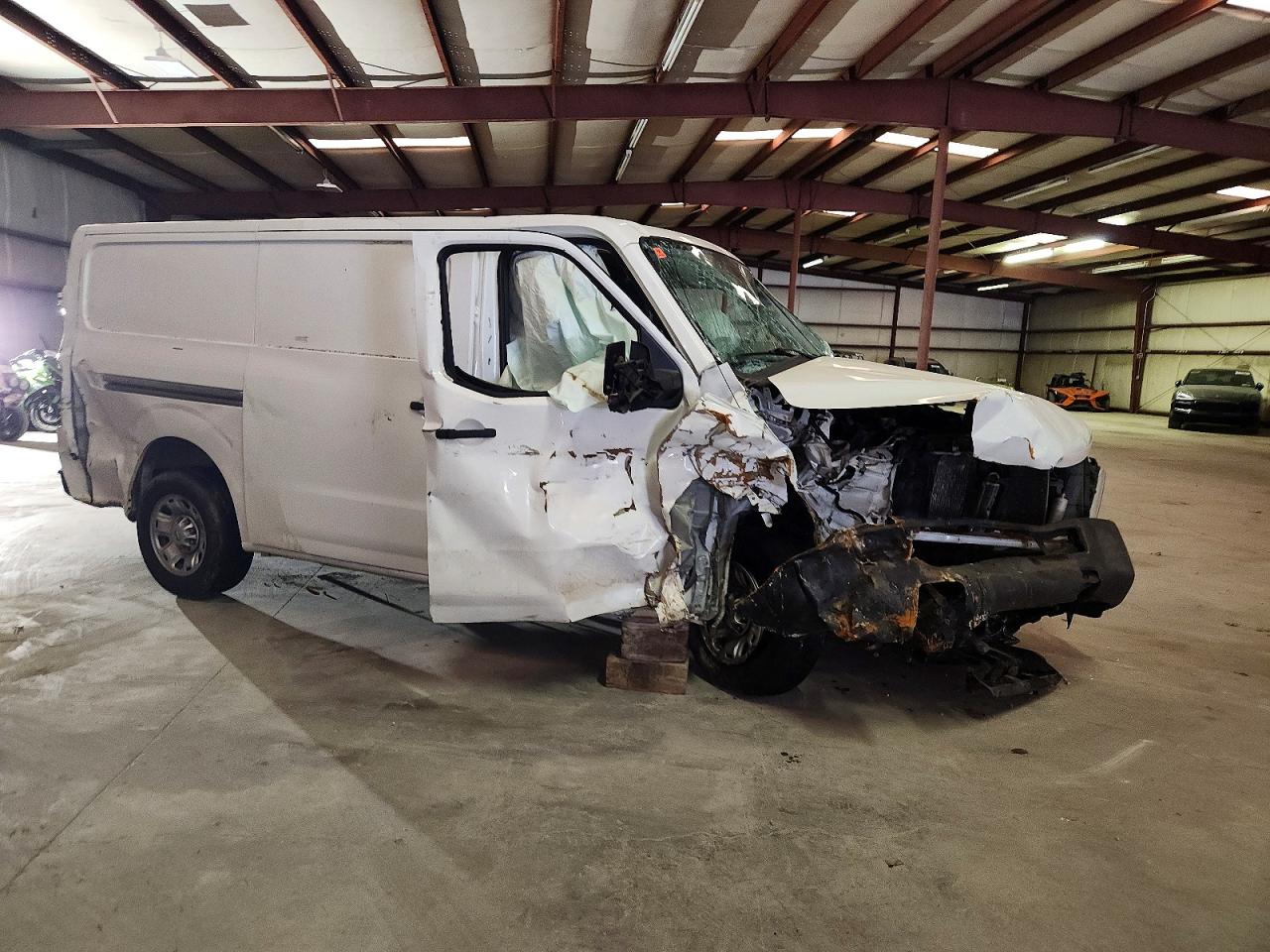 2017 NISSAN NV 1500 S — снимка 4
