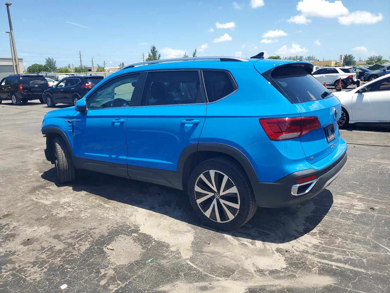 2023 VOLKSWAGEN TAOS SE — снимка 2