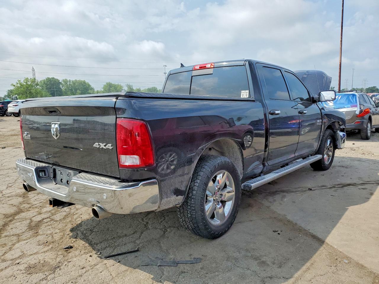 2017 RAM 1500 SLT — снимка 3