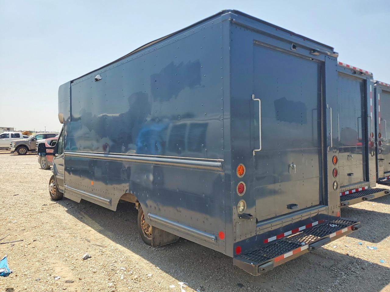 2021 FORD TRANSIT T-350 — снимка 2