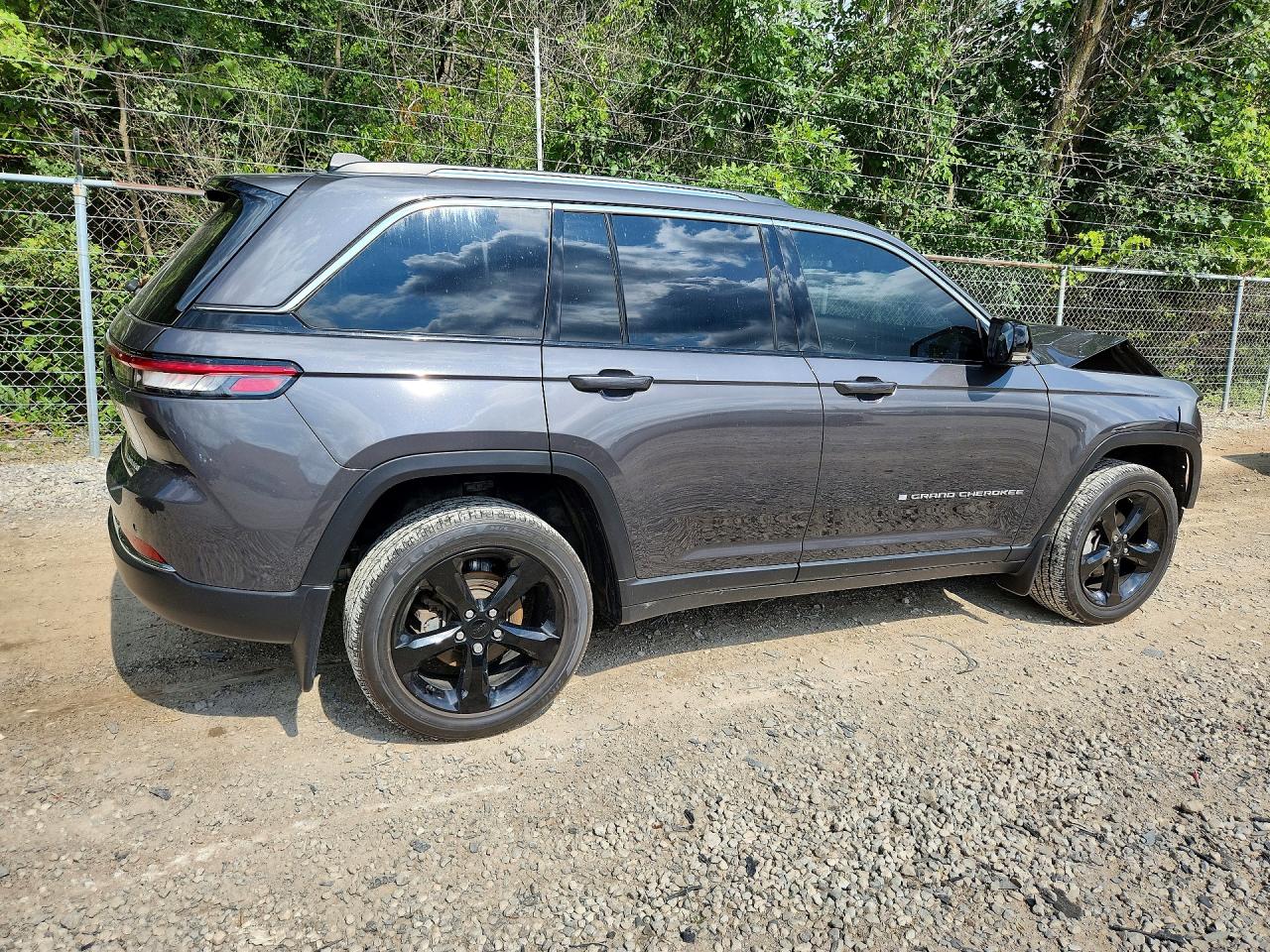 2023 JEEP GRAND CHEROKEE LIMITED — снимка 3