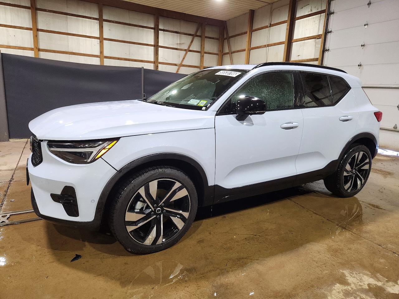 2026 VOLVO XC40 PLUS