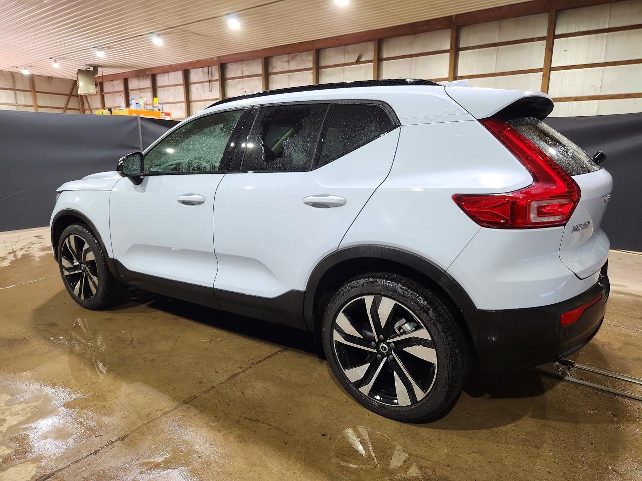 2026 VOLVO XC40 PLUS — снимка 2