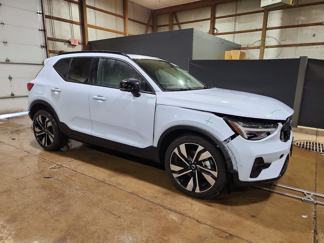 2026 VOLVO XC40 PLUS — снимка 4