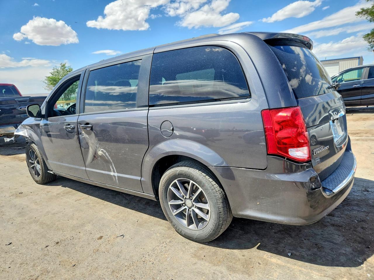 2018 DODGE GRAND CARAVAN GT — снимка 2