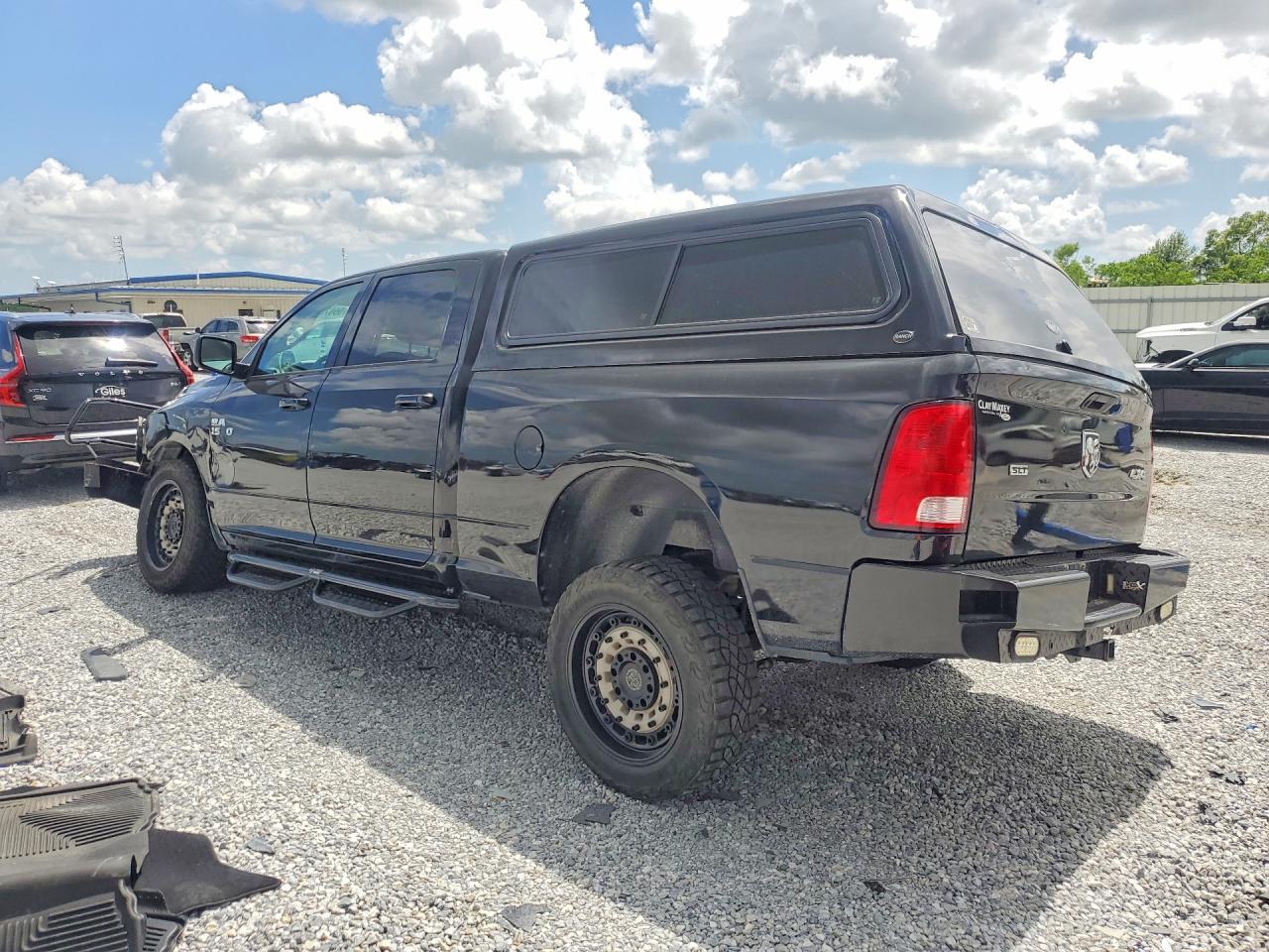 2020 RAM 1500 CLASSIC SLT — снимка 2