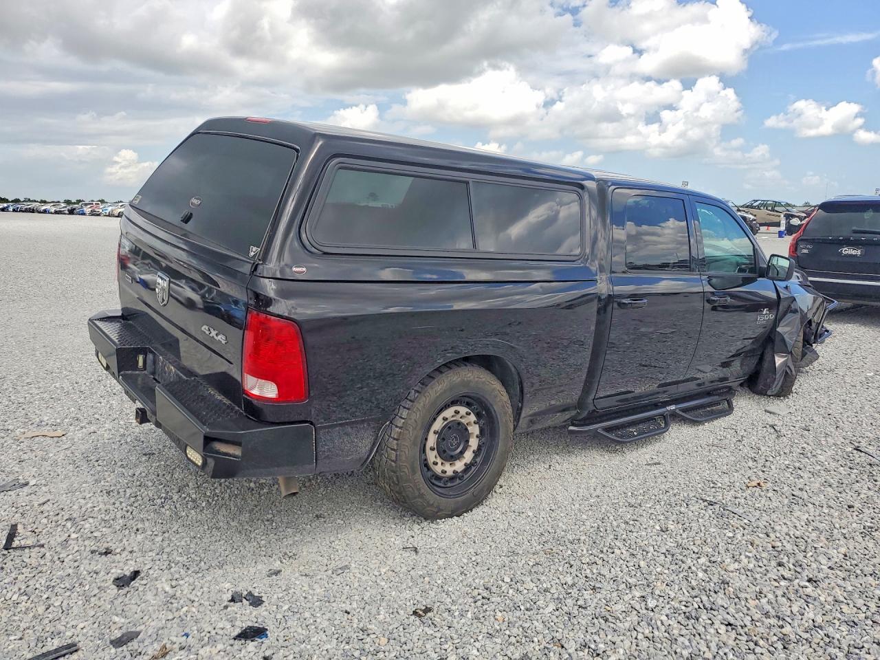 2020 RAM 1500 CLASSIC SLT — снимка 3