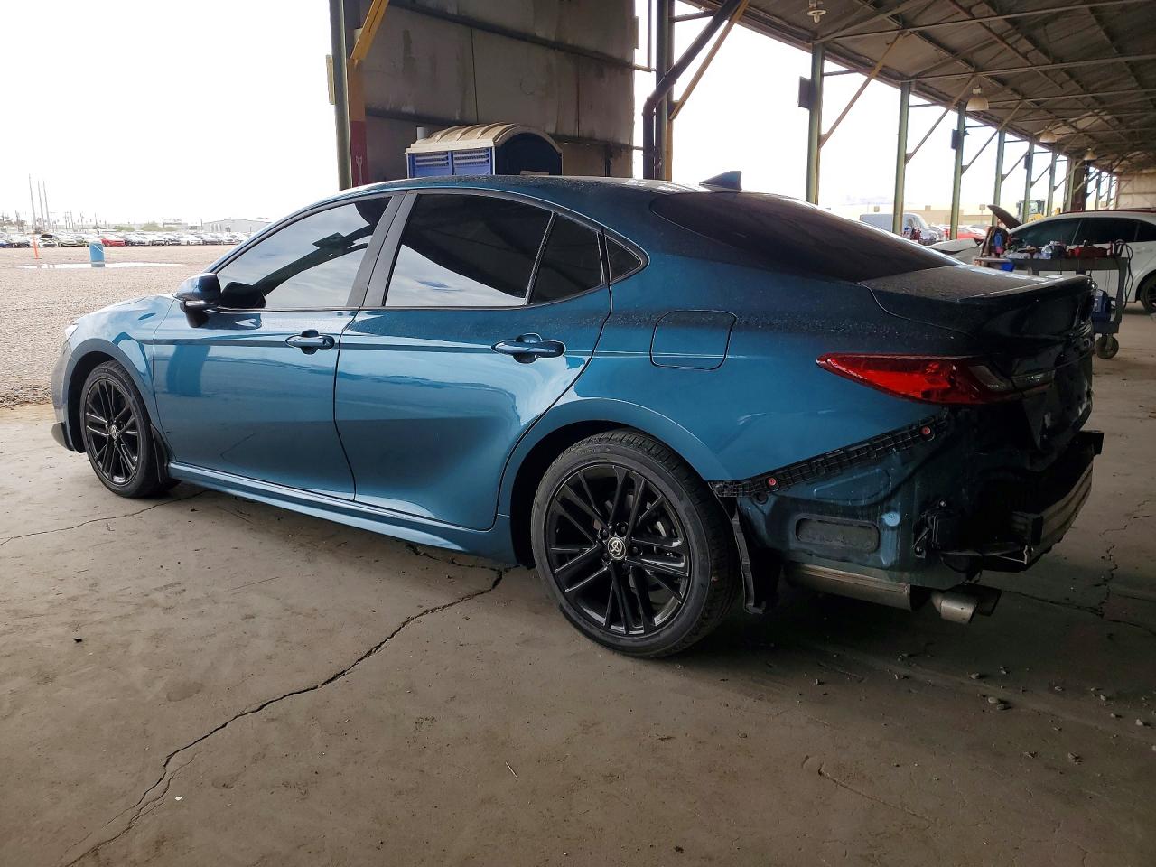 2025 TOYOTA CAMRY SE — снимка 2