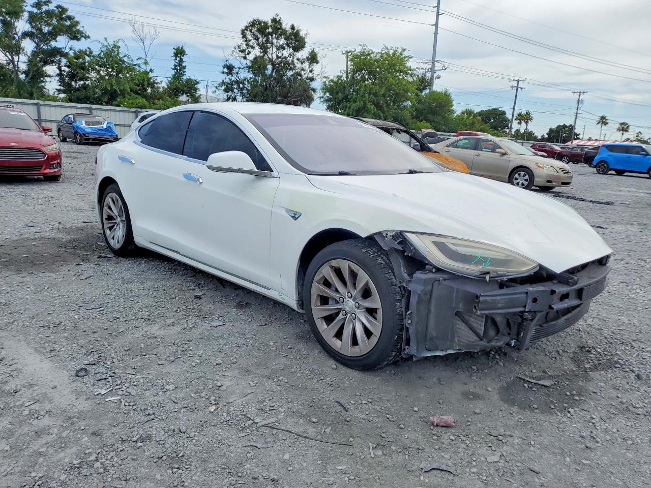 2016 TESLA MODEL S — снимка 4