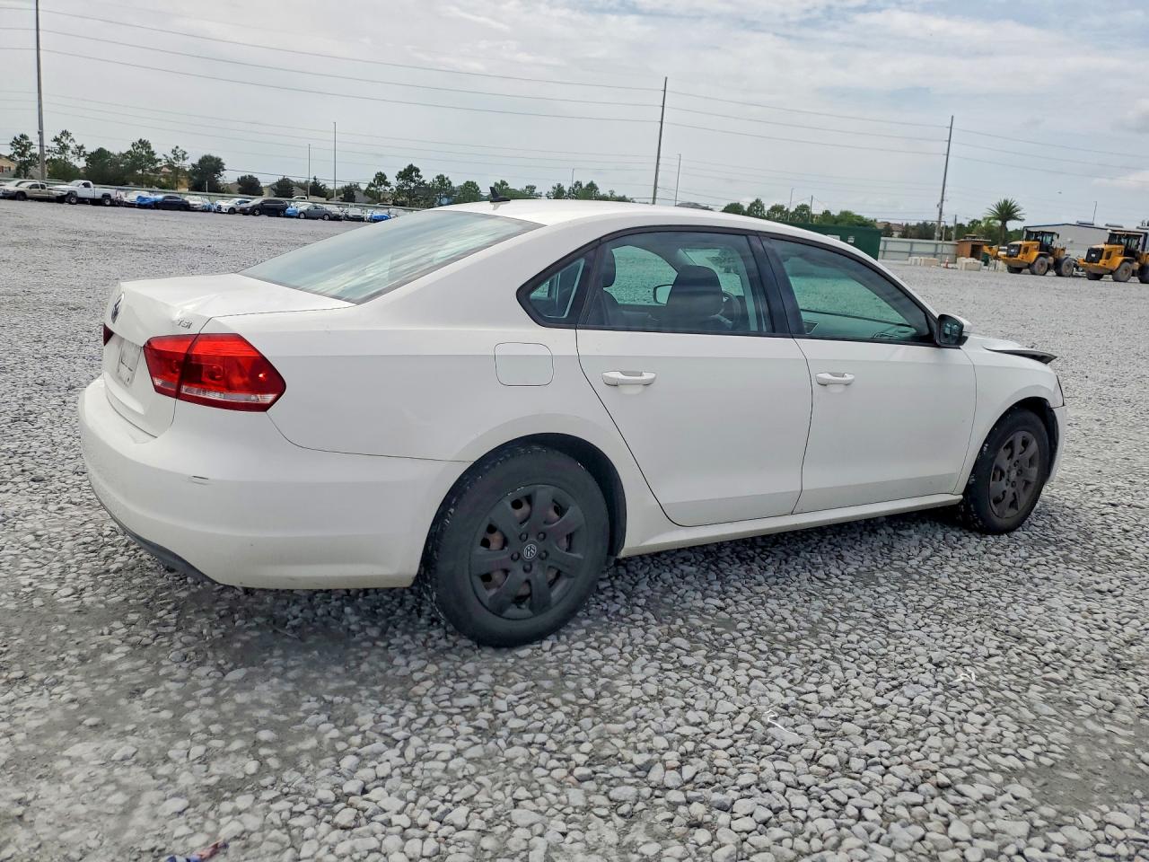2015 VOLKSWAGEN PASSAT S — снимка 3