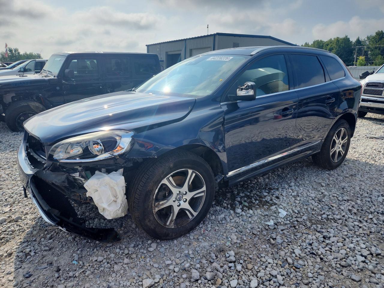 2015 VOLVO XC60 T6 PREMIER