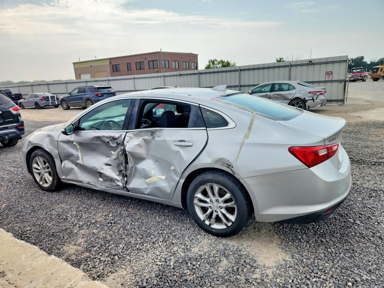 2017 CHEVROLET MALIBU LT — снимка 2