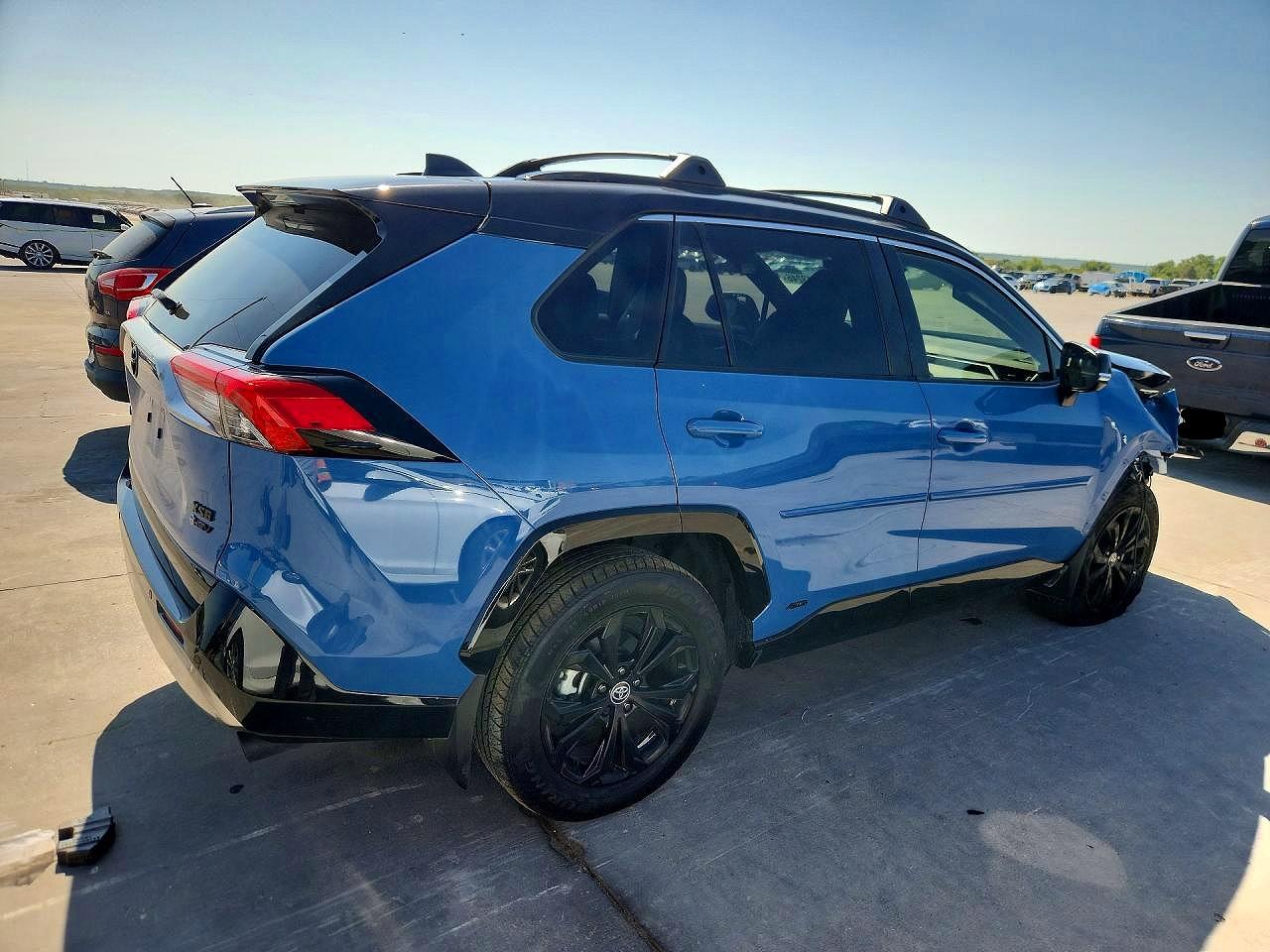 2025 TOYOTA RAV4 XSE — снимка 3