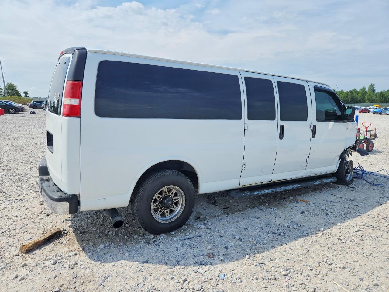 2017 CHEVROLET EXPRESS G3500 LT — снимка 3