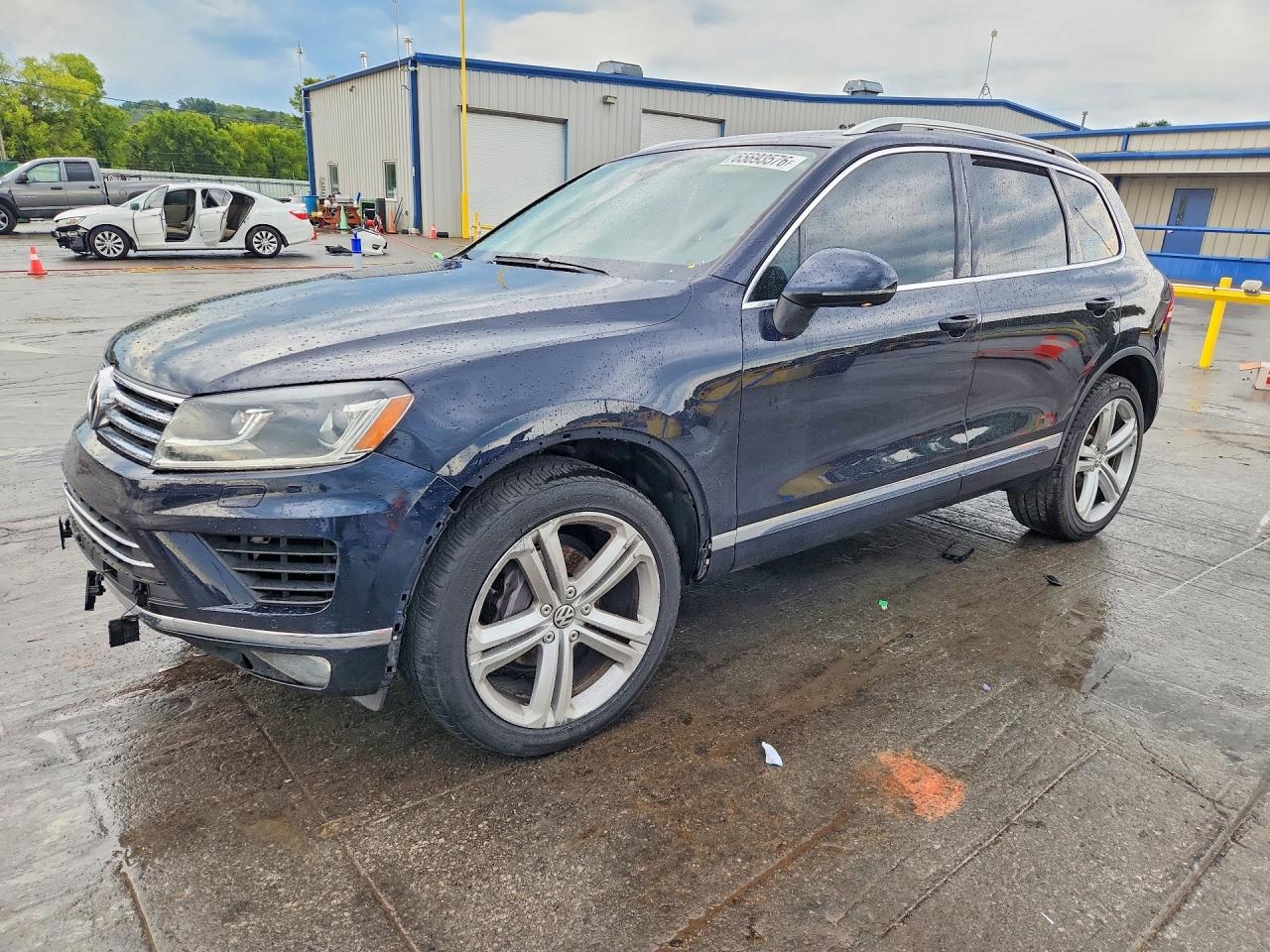 2016 VOLKSWAGEN TOUAREG SPORT