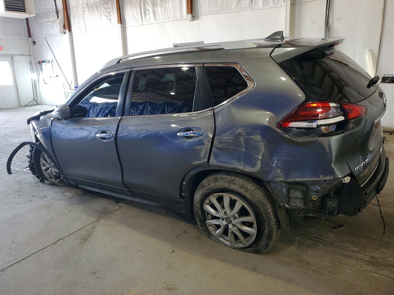 2017 NISSAN ROGUE SV — снимка 2
