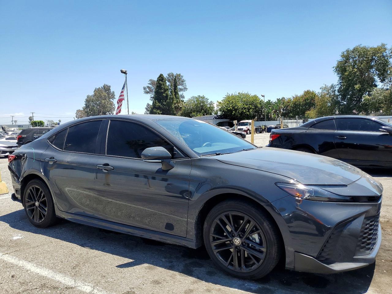 2025 TOYOTA CAMRY SE — снимка 4