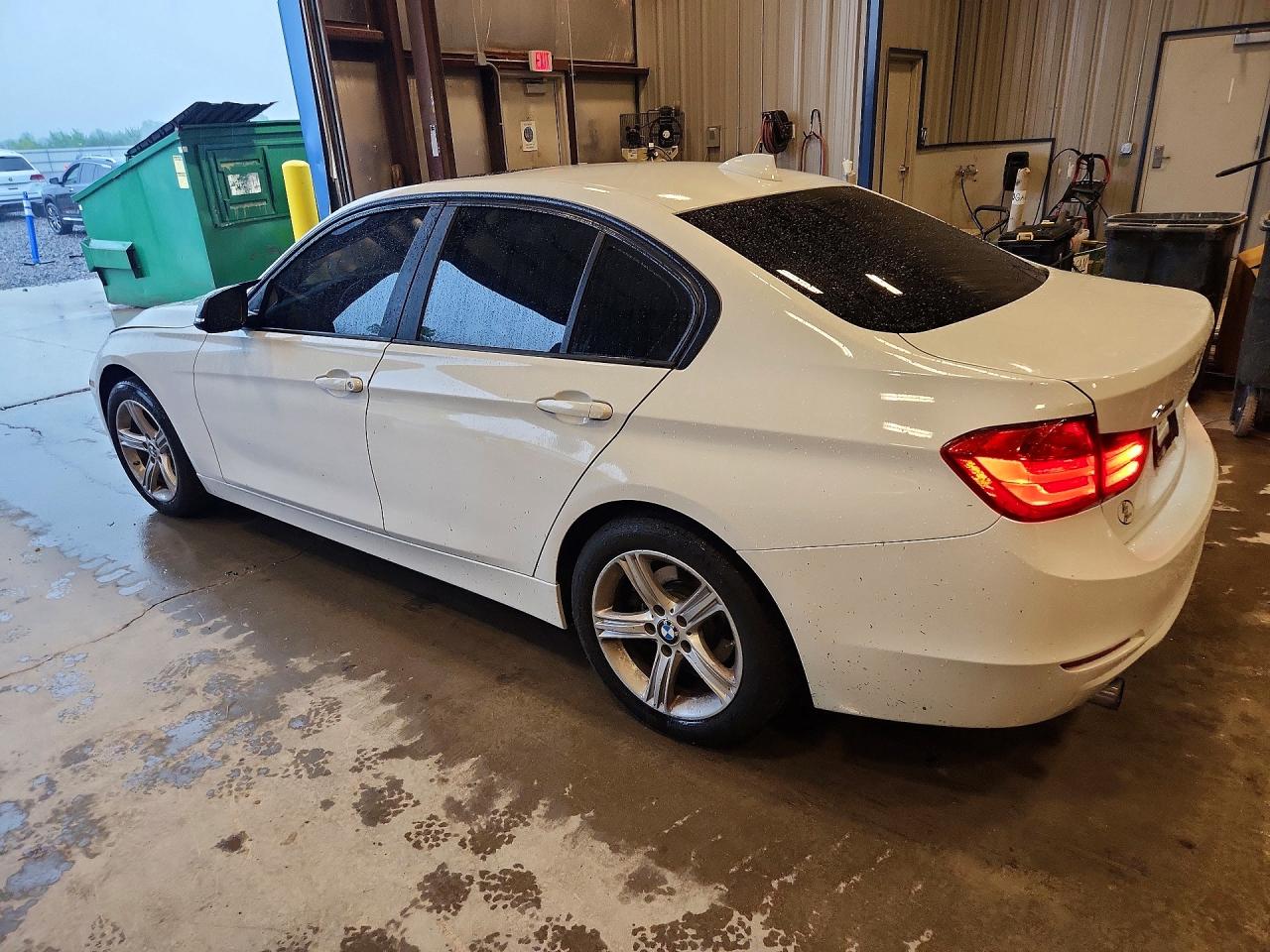 2015 BMW 320 I XDRIVE — снимка 2