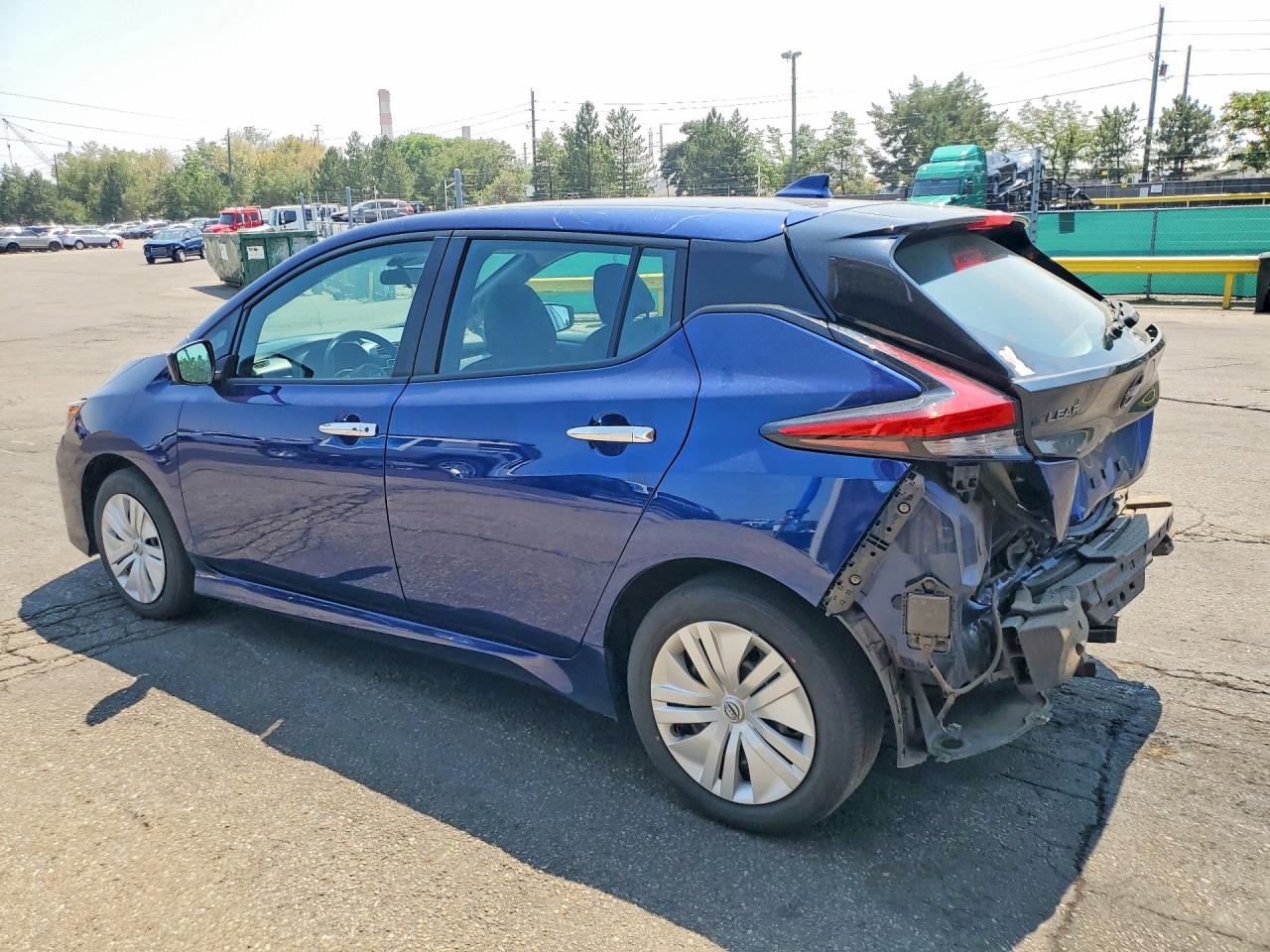 2025 NISSAN LEAF S — снимка 2