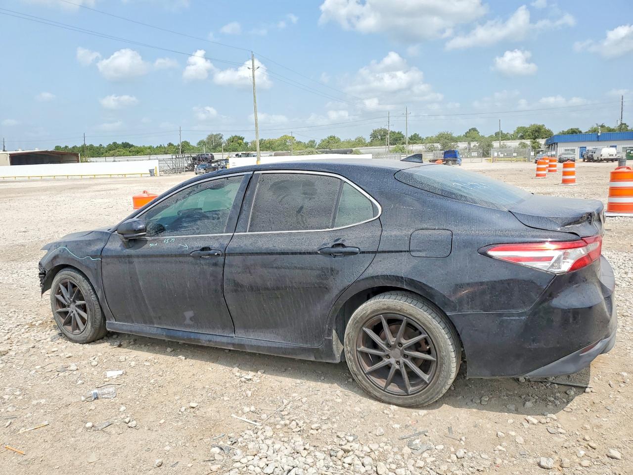 2019 TOYOTA CAMRY LE — снимка 2