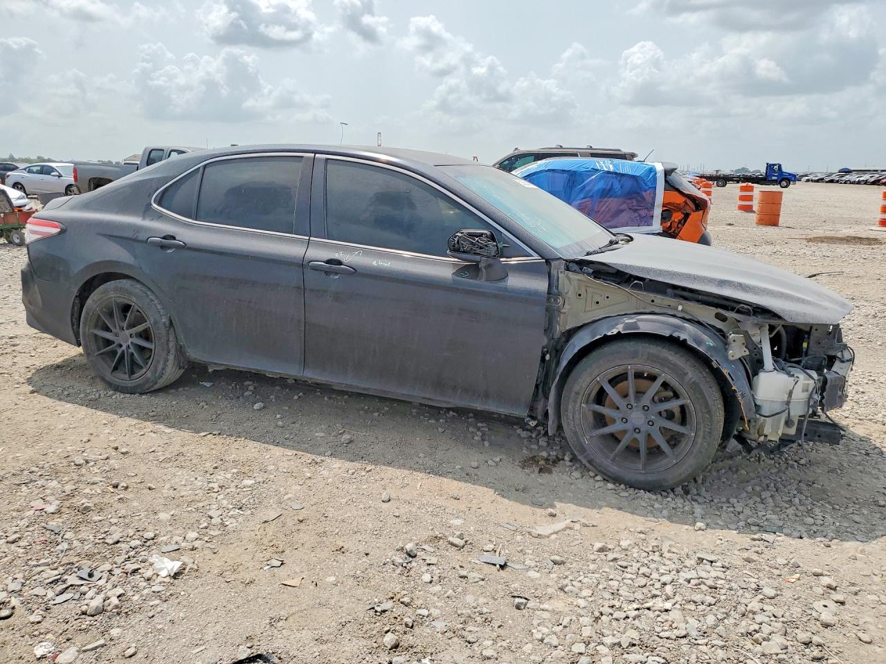 2019 TOYOTA CAMRY LE — снимка 4