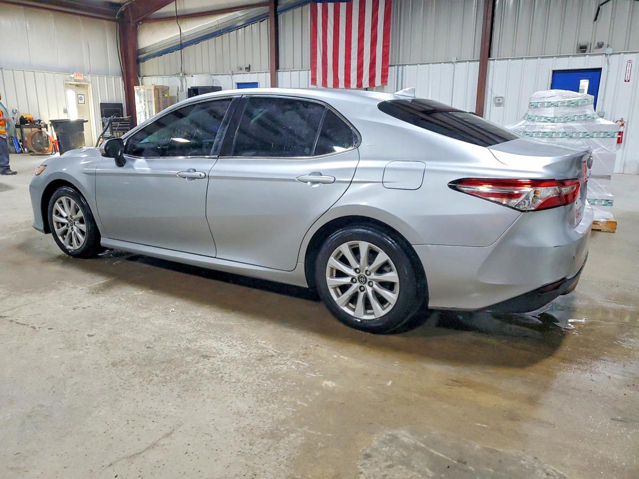 2020 TOYOTA CAMRY LE — снимка 2