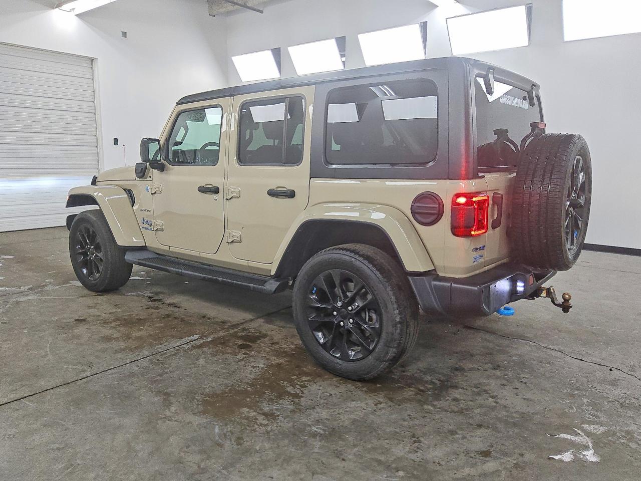 2022 JEEP WRANGLER UNLIMITED SAHARA 4XE — снимка 2