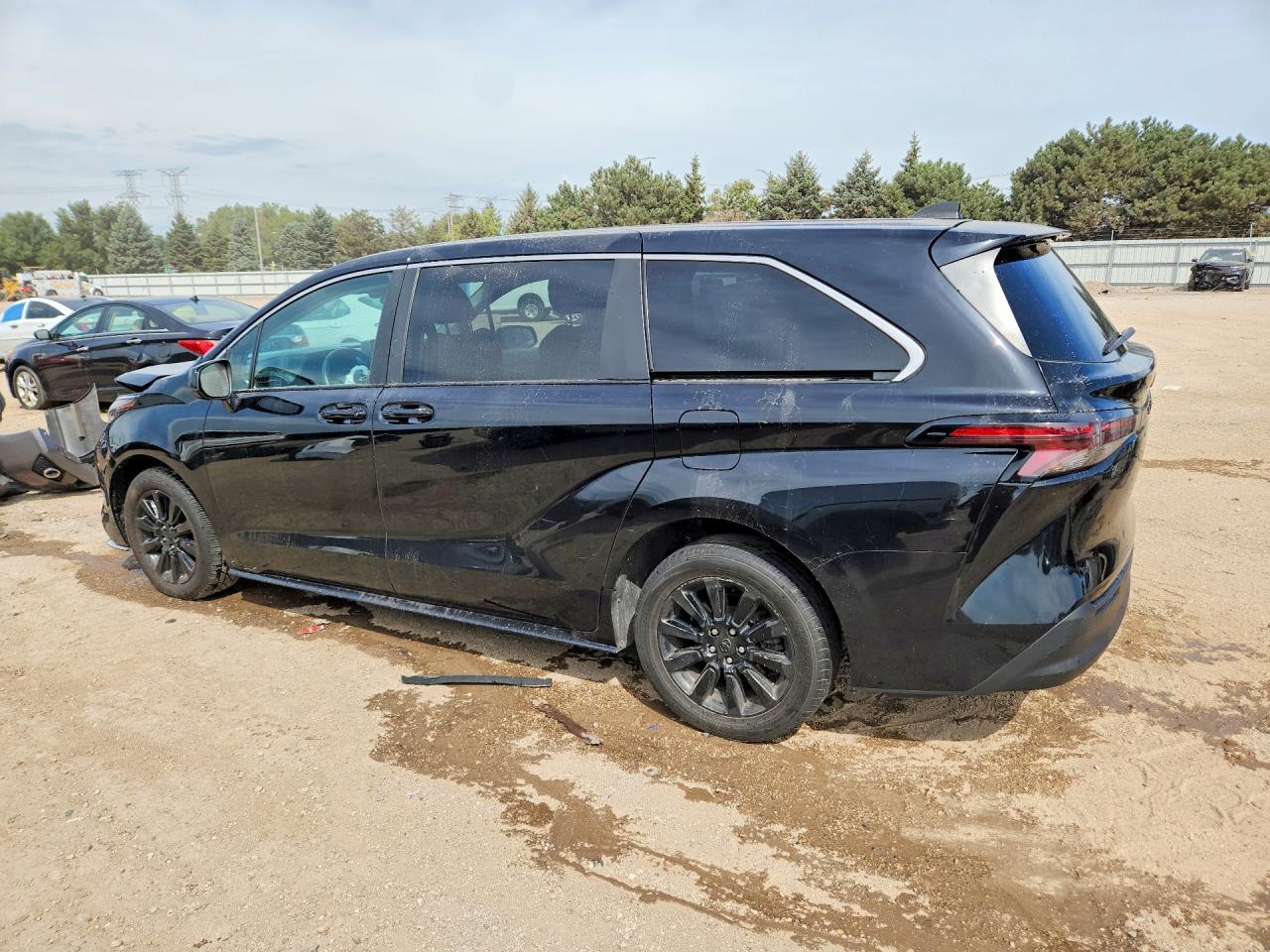 2023 TOYOTA SIENNA LE — снимка 2