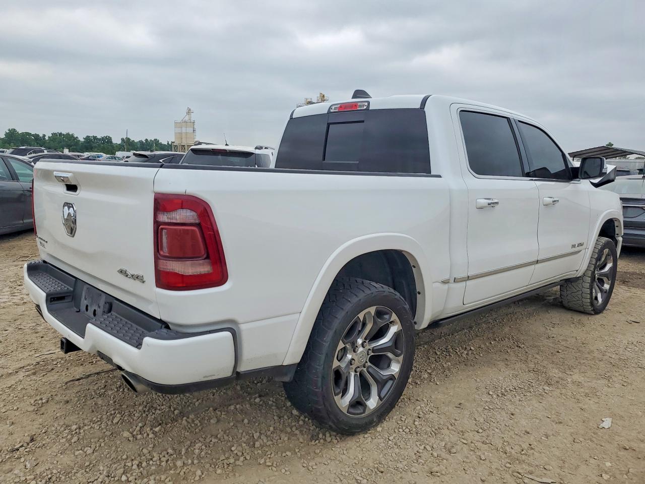 2019 RAM 1500 LIMITED — снимка 3