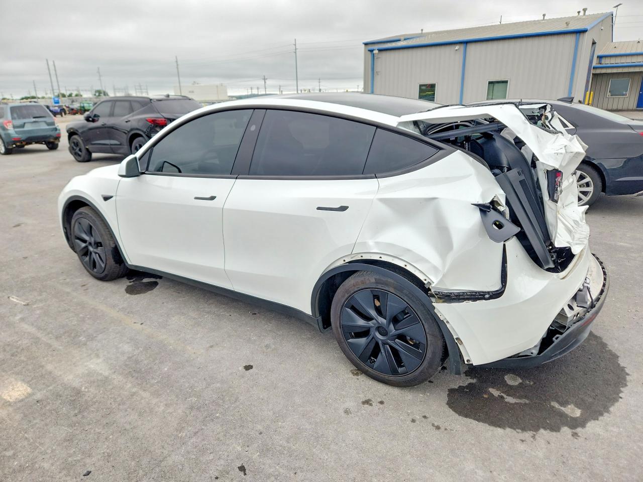 2025 TESLA MODEL Y — снимка 2