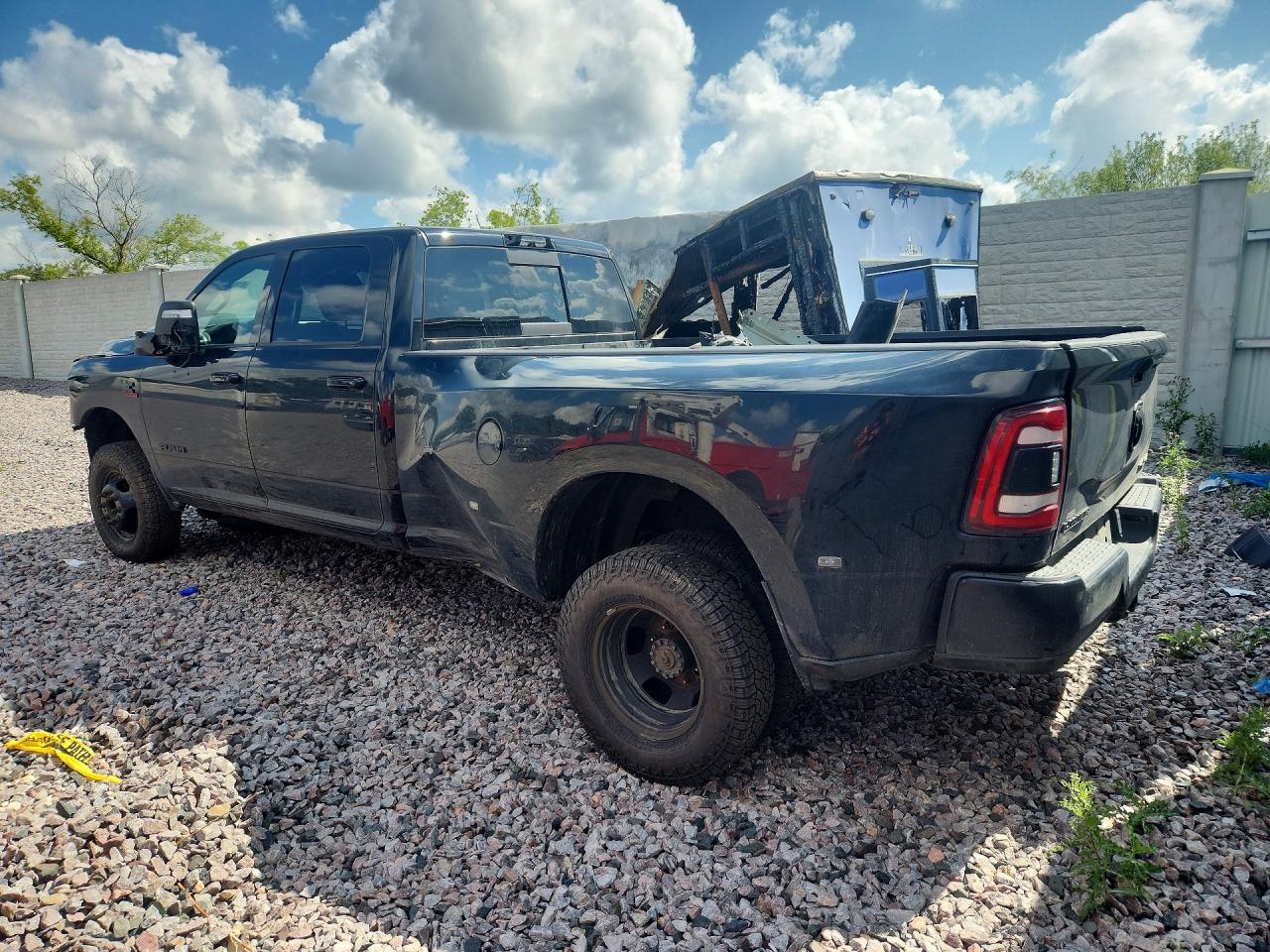 2024 RAM 3500 LARAMIE — снимка 2