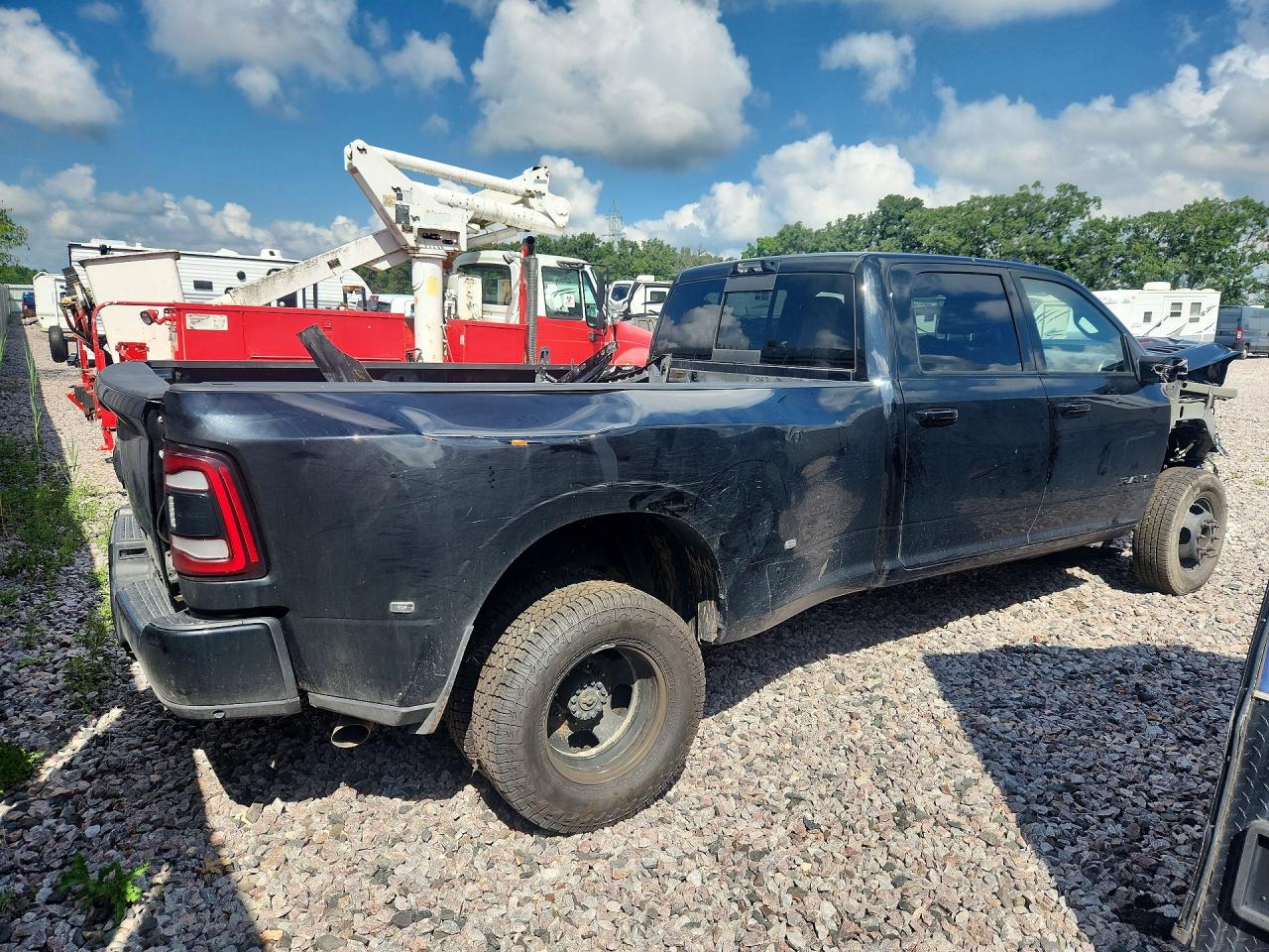 2024 RAM 3500 LARAMIE — снимка 3