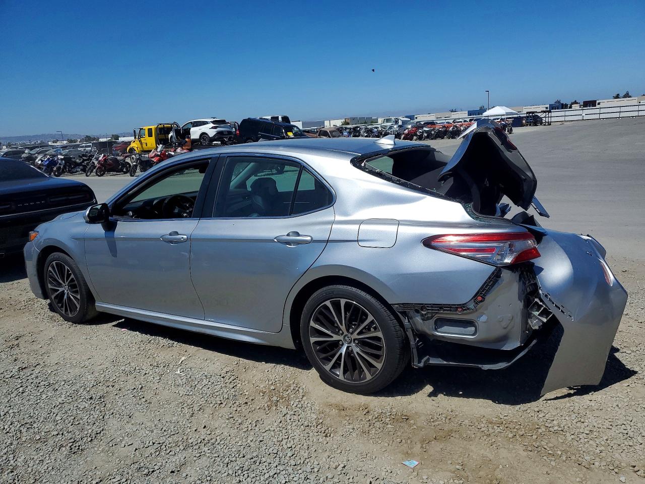 2019 TOYOTA CAMRY SE — снимка 2
