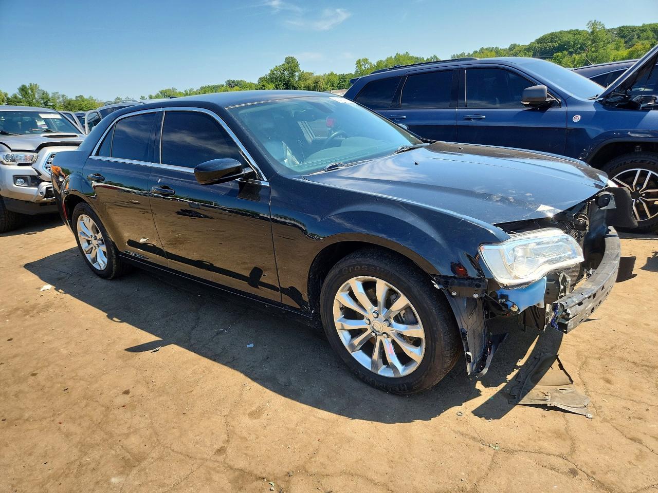 2015 CHRYSLER 300 LIMITED — снимка 4