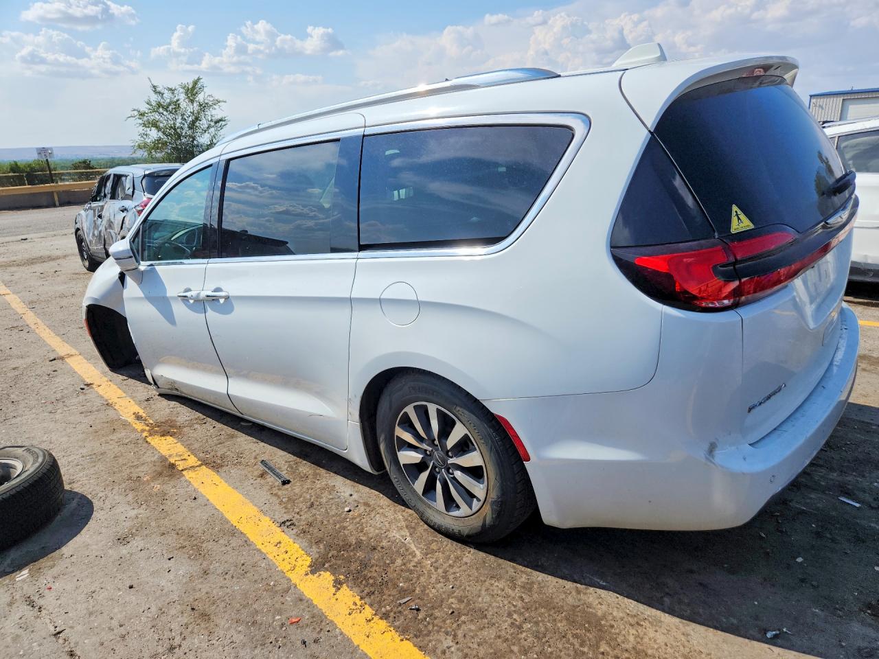 2021 CHRYSLER PACIFICA TOURING L — снимка 2