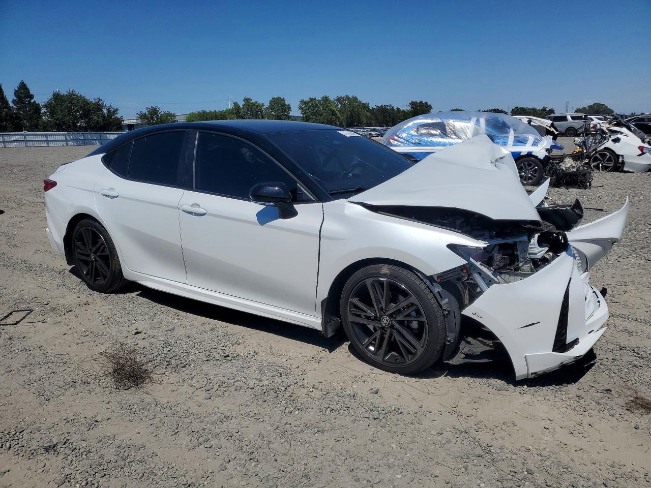 2025 TOYOTA CAMRY XSE — снимка 4