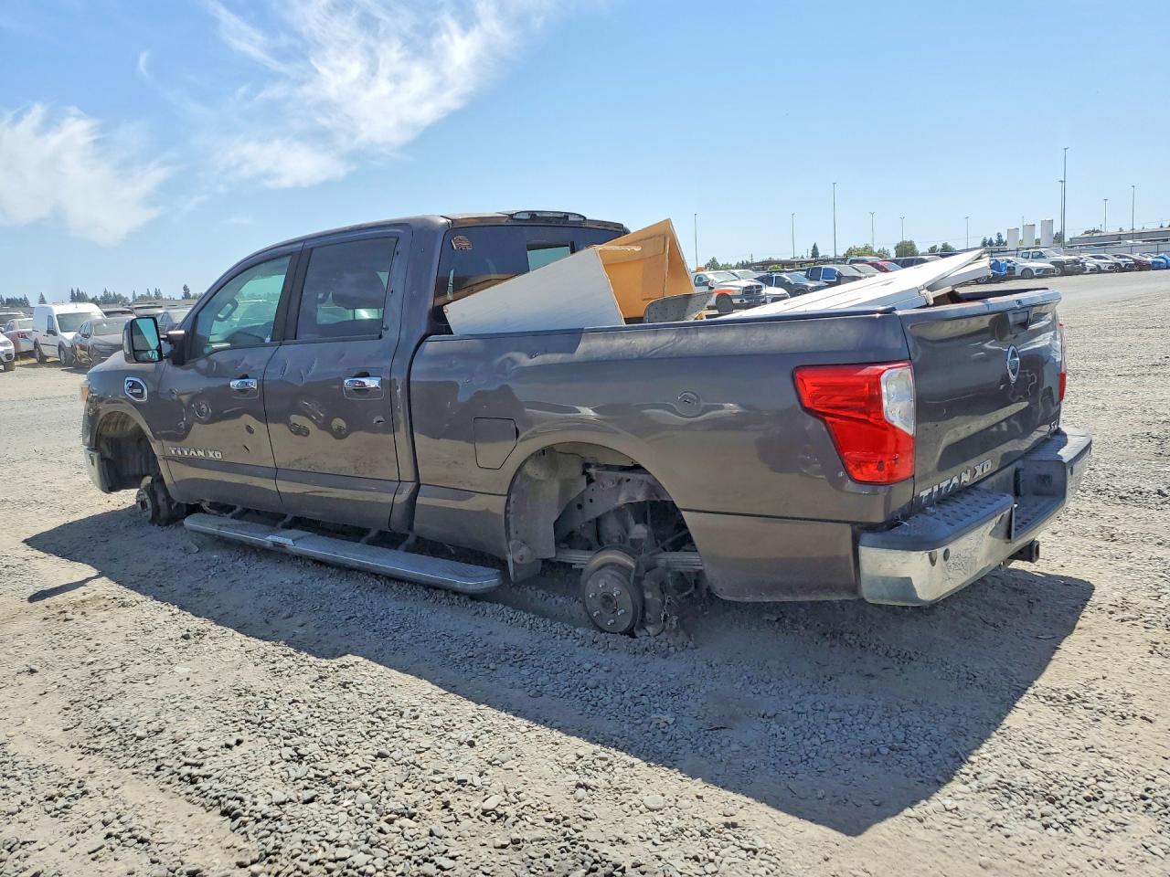 2016 NISSAN TITAN XD SV — снимка 2