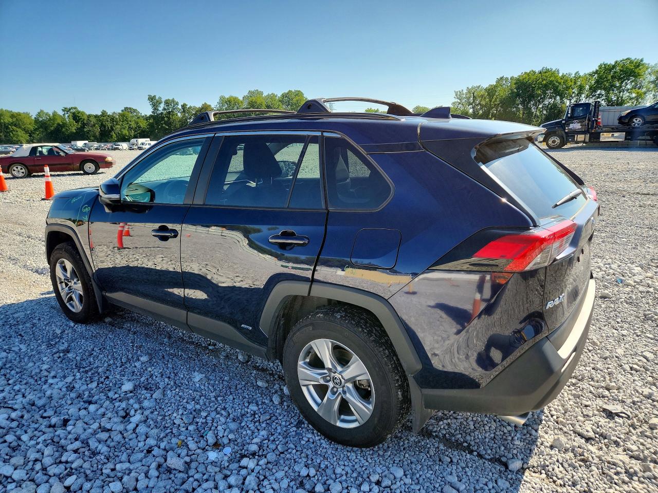 2025 TOYOTA RAV4 HYBRID XLE — снимка 2