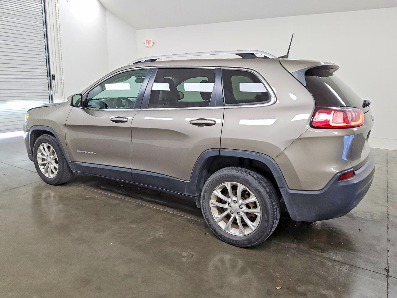 2019 JEEP CHEROKEE LATITUDE — снимка 2