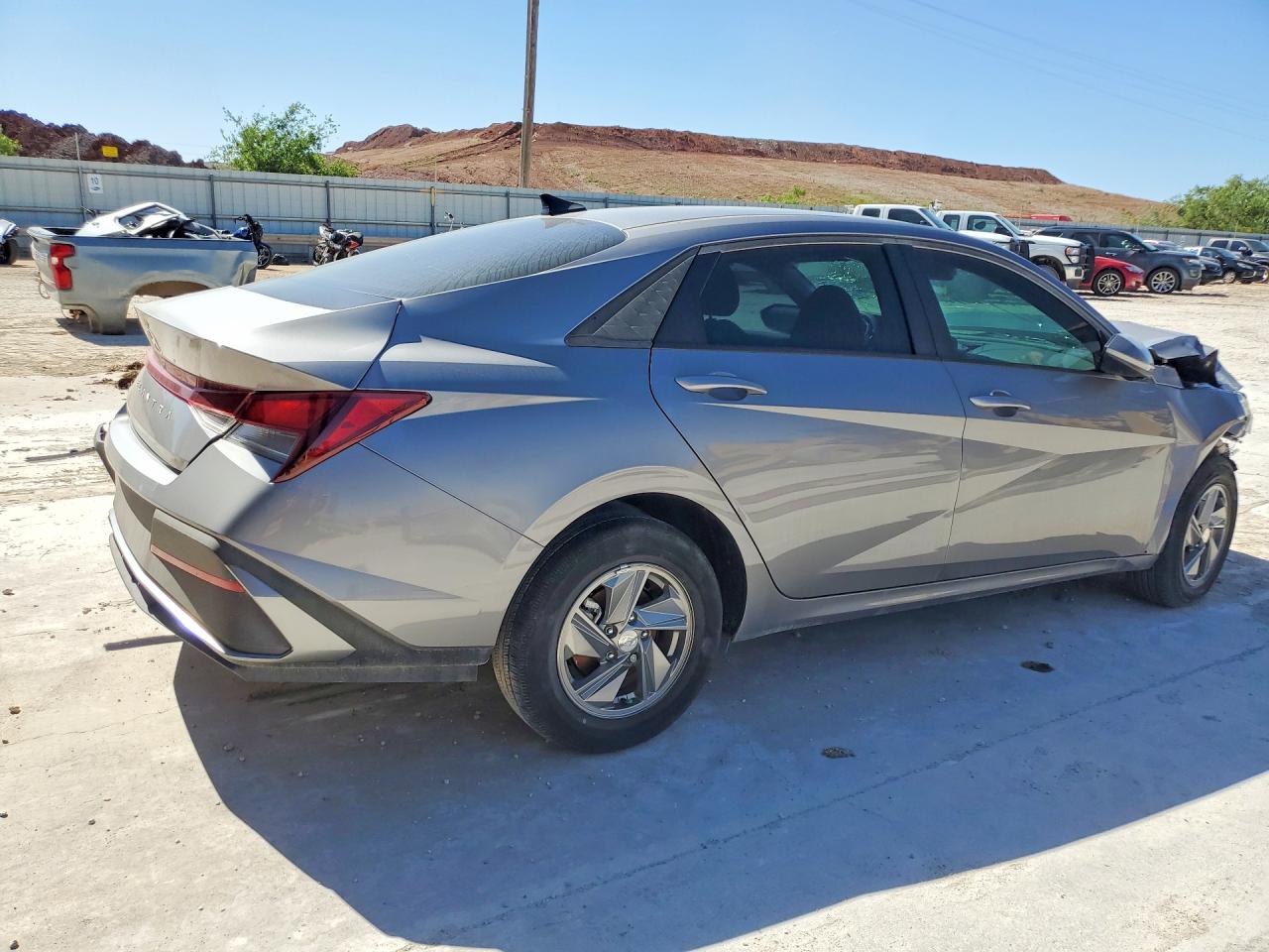 2025 HYUNDAI ELANTRA SE — снимка 3