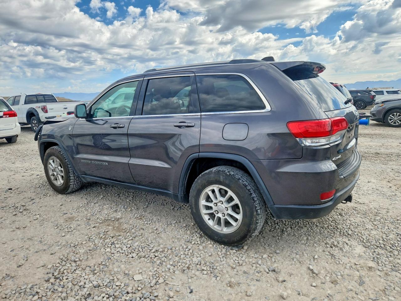 2019 JEEP GRAND CHEROKEE LAREDO — снимка 2