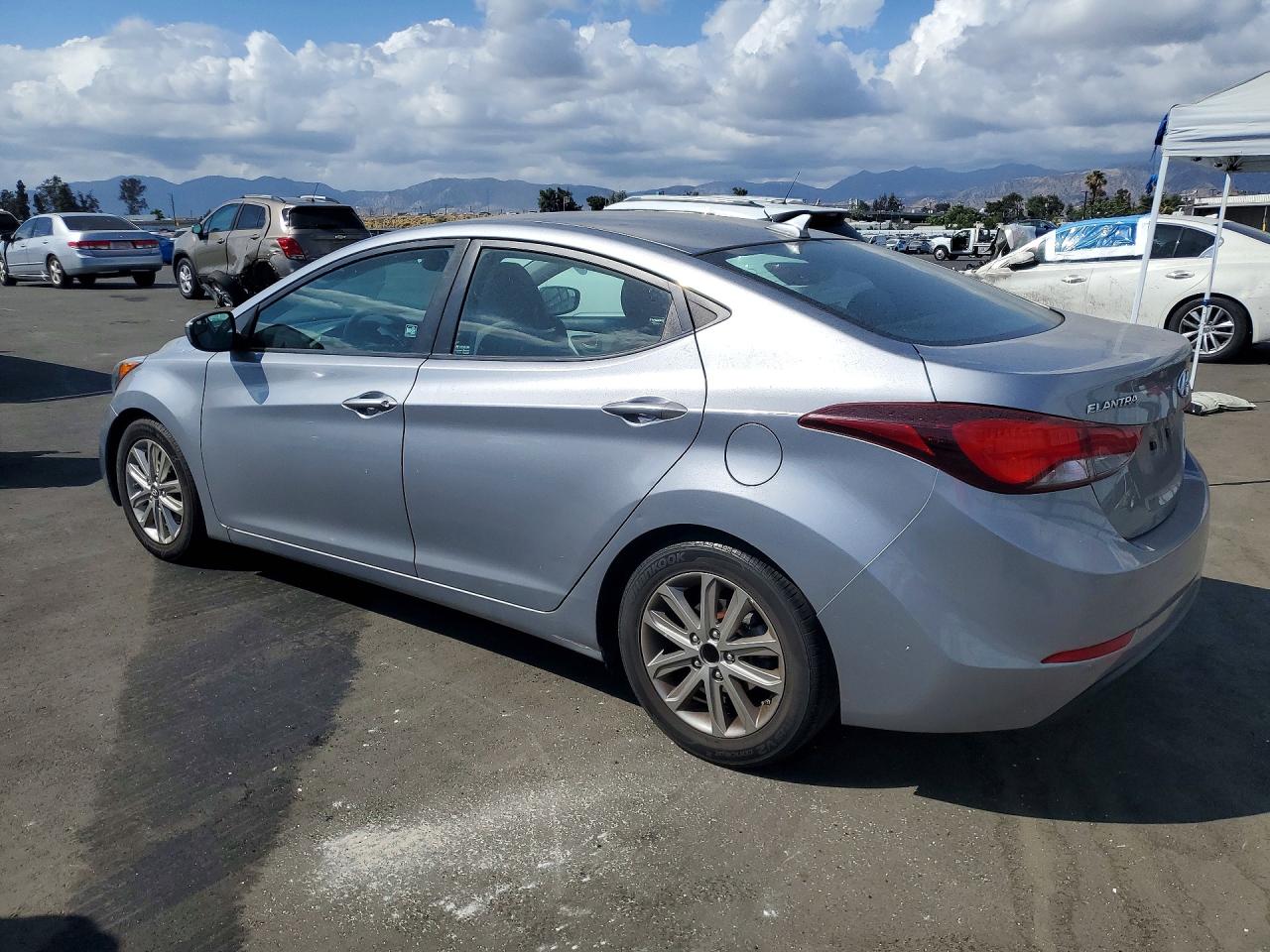2016 HYUNDAI ELANTRA SE — снимка 2