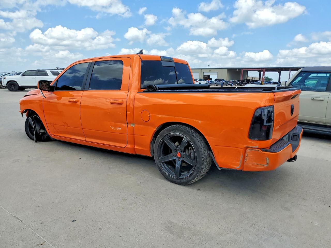 2015 RAM 1500 SPORT — снимка 2