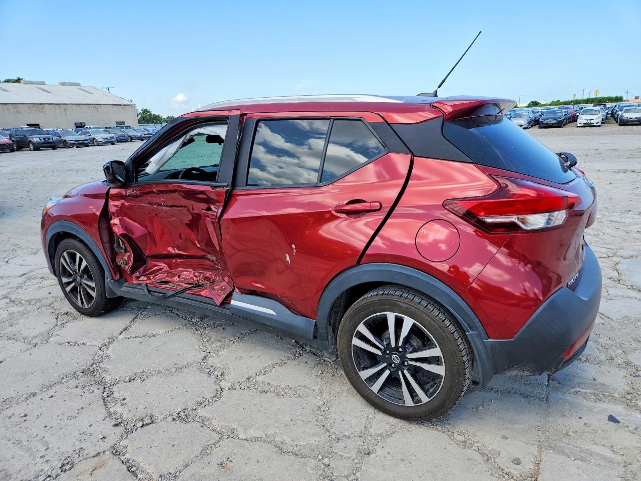 2019 NISSAN KICKS SR — снимка 2