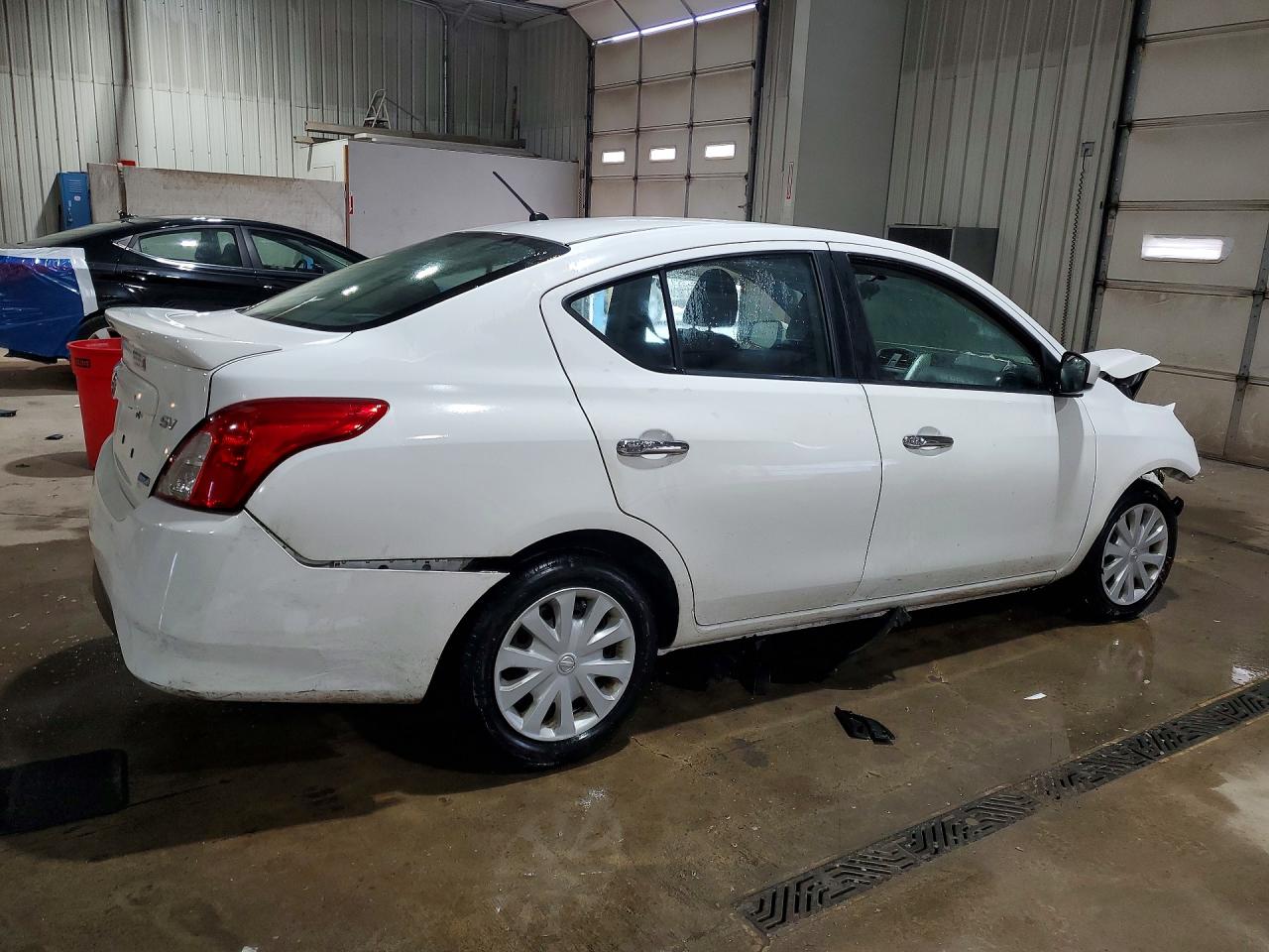 2016 NISSAN VERSA 1.6 SV — снимка 3