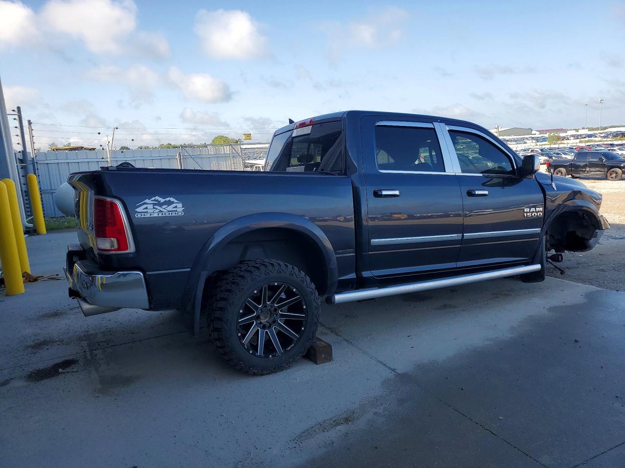 2015 RAM 1500 LARAMIE — снимка 3