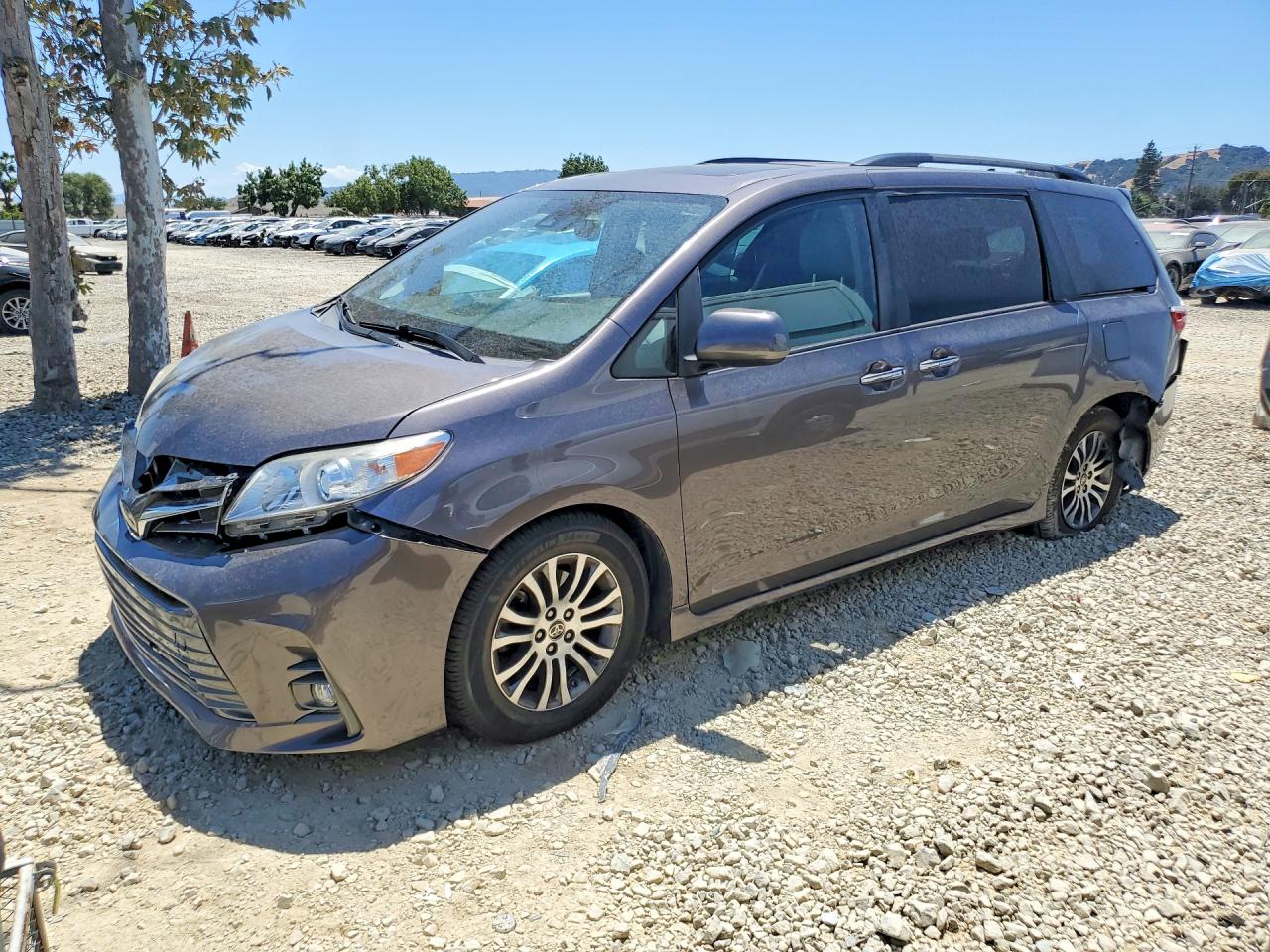 2020 TOYOTA SIENNA XLE 8-PASSENGER
